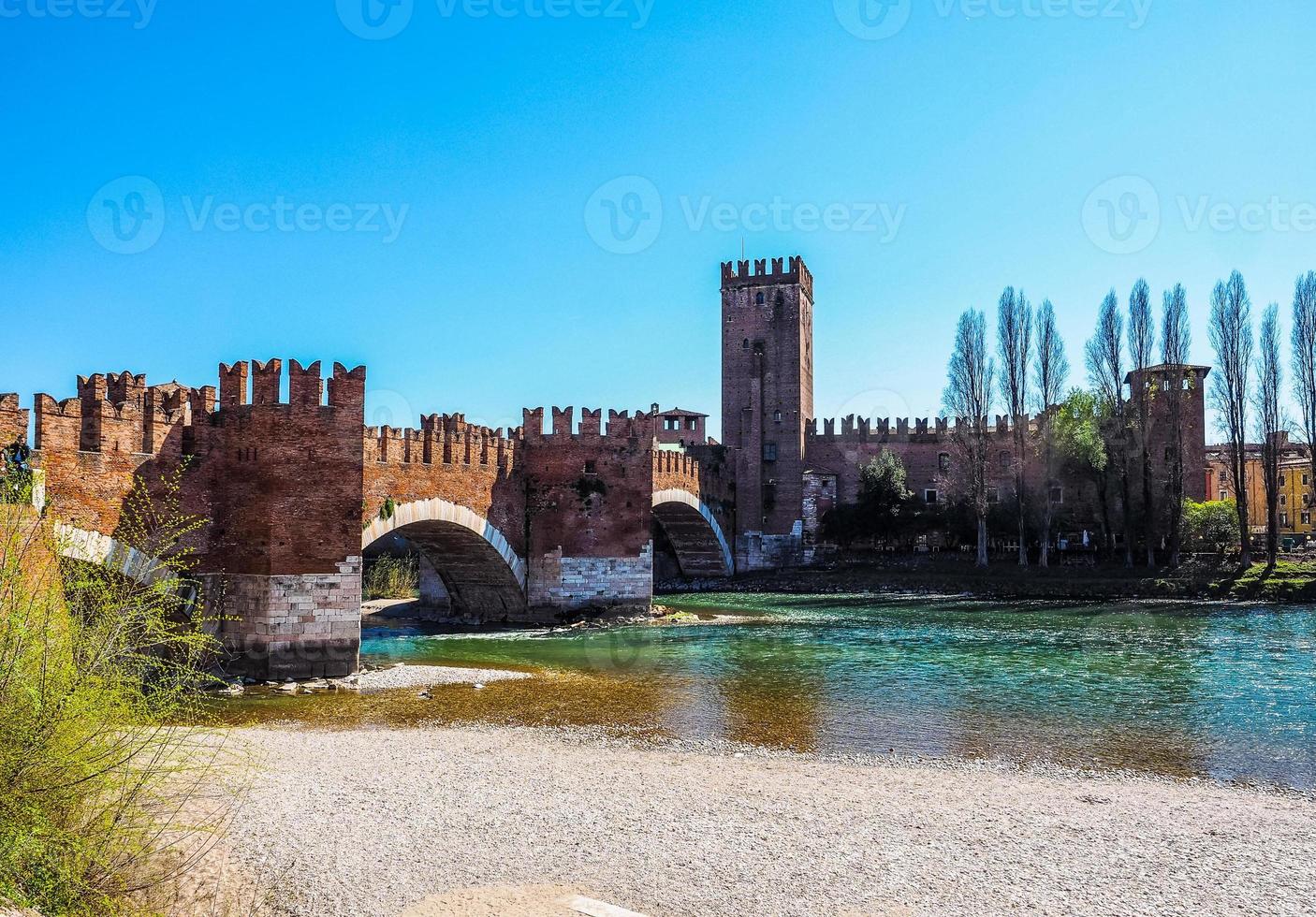 hdr ponte di castelvecchio aka ponte scaligero a verona foto