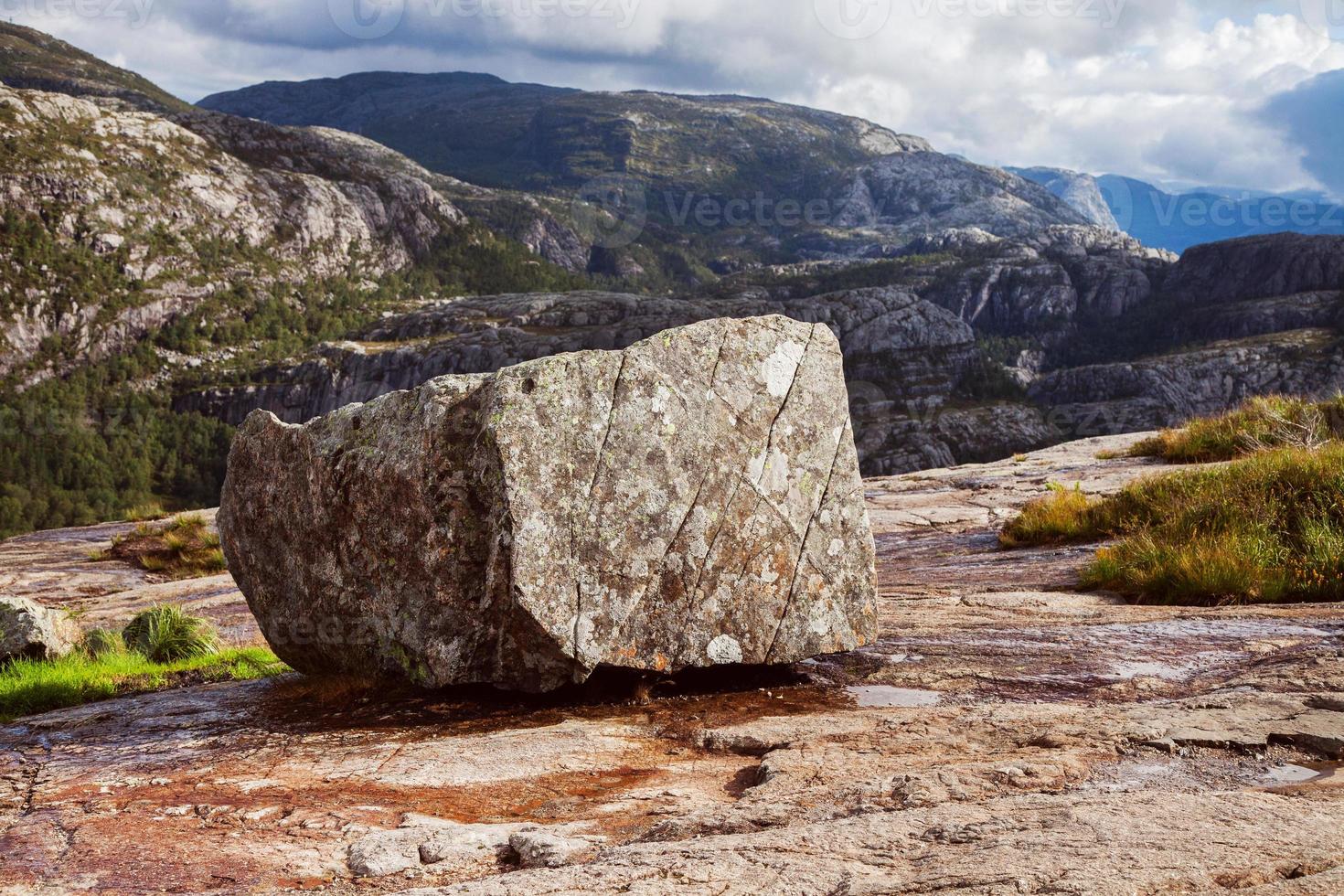 scene colorate di montagna in Norvegia. bellissimo paesaggio della norvegia, scandinavia. paesaggio montano della Norvegia. natura in estate. foto