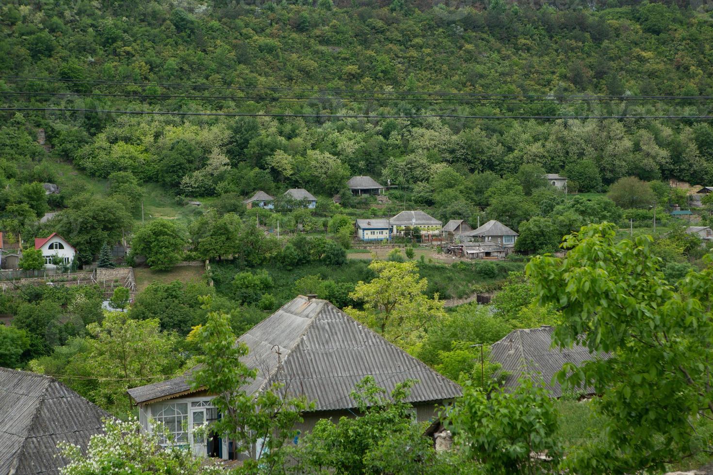 il villaggio di stroiesti è una pittoresca cittadina rurale della repubblica moldova, situata sulle rive del fiume dniester foto