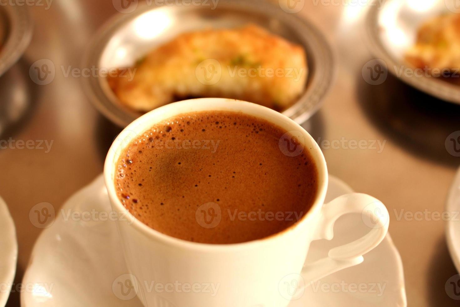 caffè turco fresco preparato foto