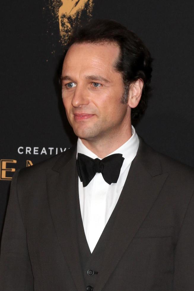 los angeles 10 settembre - matthew rhys al 2017 creative arts emmy awards arrivi al microsoft theater il 10 settembre 2017 a los angeles, ca foto