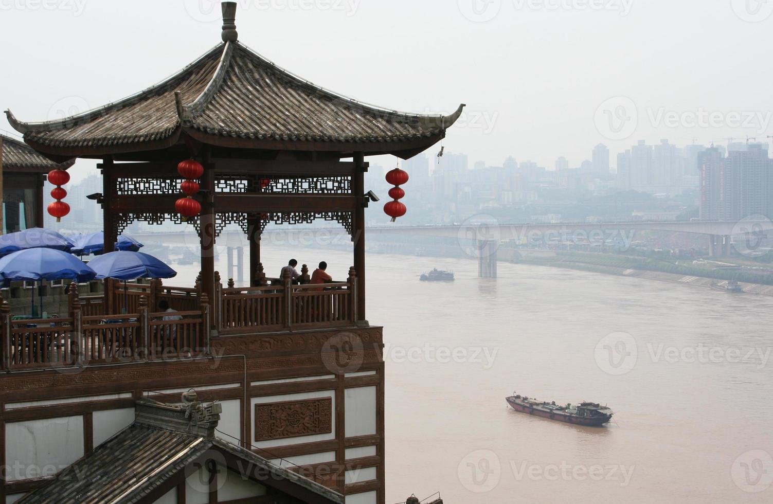 ristorante con vista sul porto di Chongqing foto