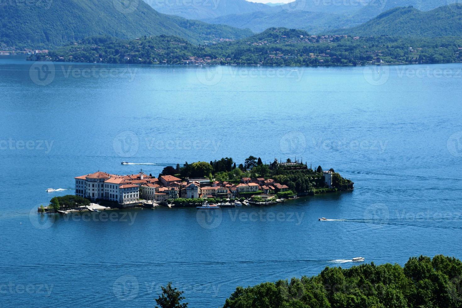 isola bella lago maggiore in italia foto