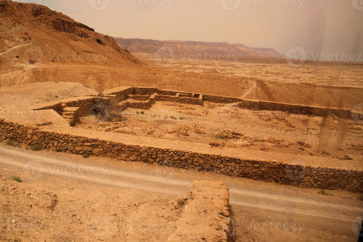una vista della vecchia fortezza ebraica di masada in israele foto