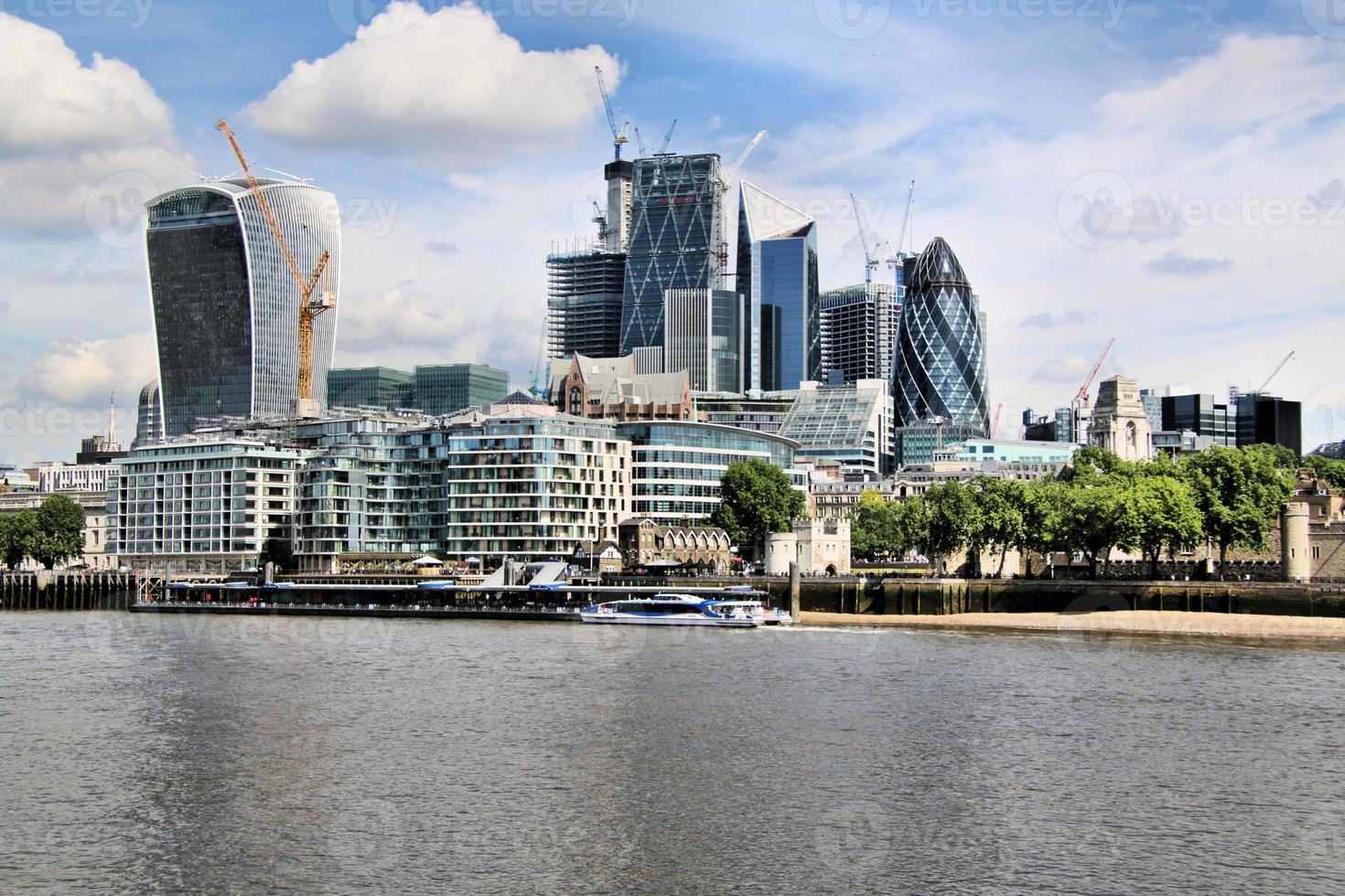 una vista del fiume Tamigi a Londra foto