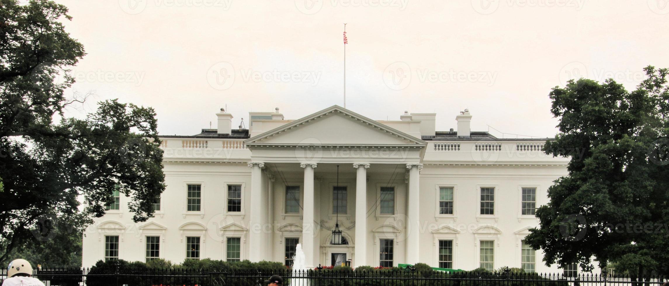 una vista della casa bianca a Washington DC foto