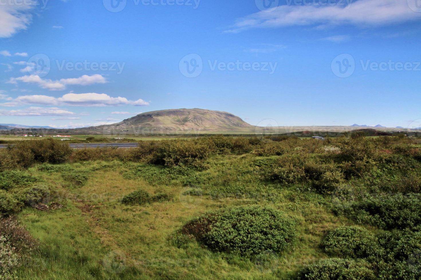 paesaggio islandese vicino alla laguna glaciale di jokulsarlon foto