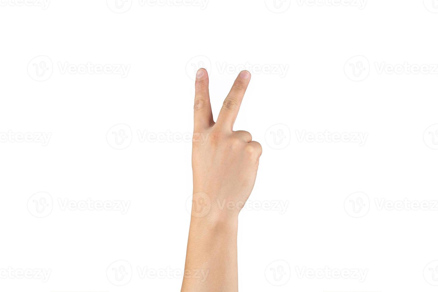 la mano posteriore asiatica mostra e conta 2 due segni sul dito su sfondo bianco isolato. tracciato di ritaglio foto