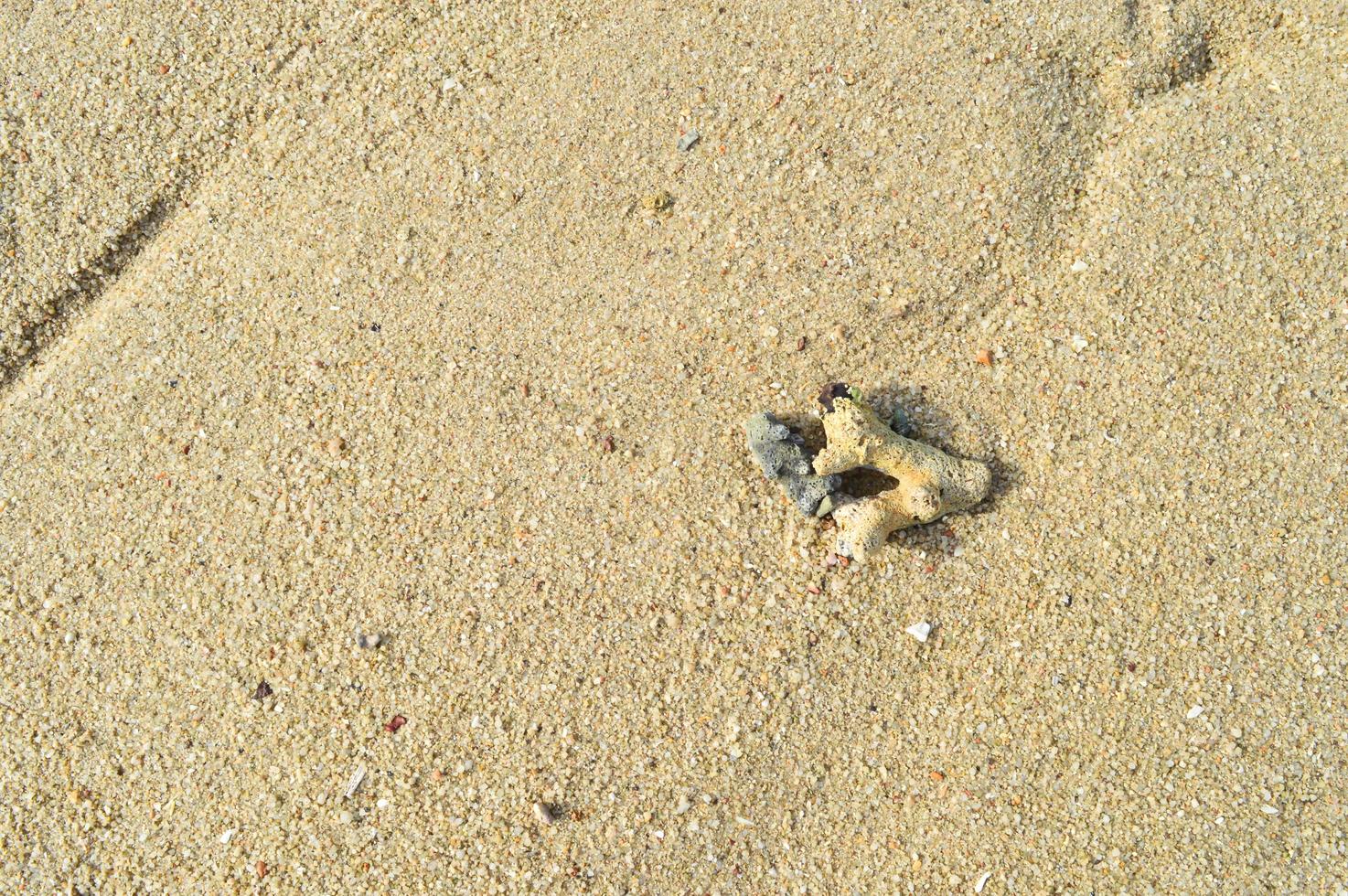 spiaggia di sabbia bianca. sfondo di sabbia della spiaggia foto