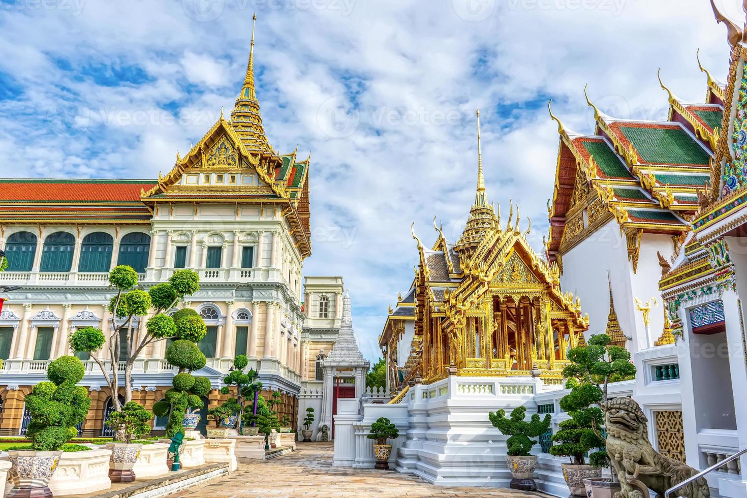 un punto di riferimento del grande palazzo è un complesso di edifici nel cuore di Bangkok, in Thailandia. foto
