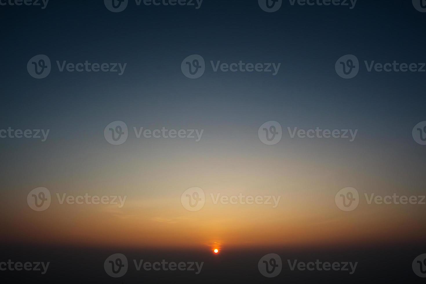 punto di vista del sorgere del sole alla montagna di cavolo, pho tab berg, tailandia foto