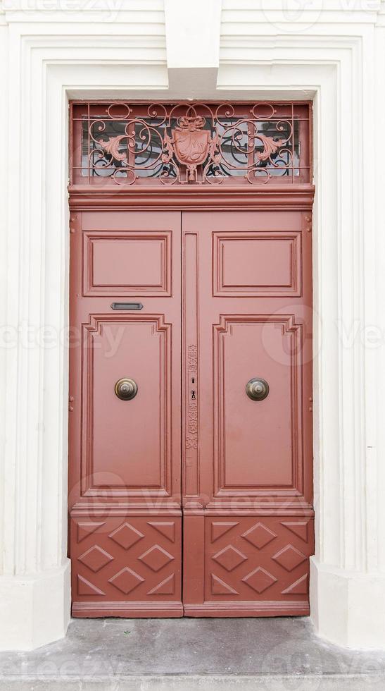 la vecchia porta di legno foto