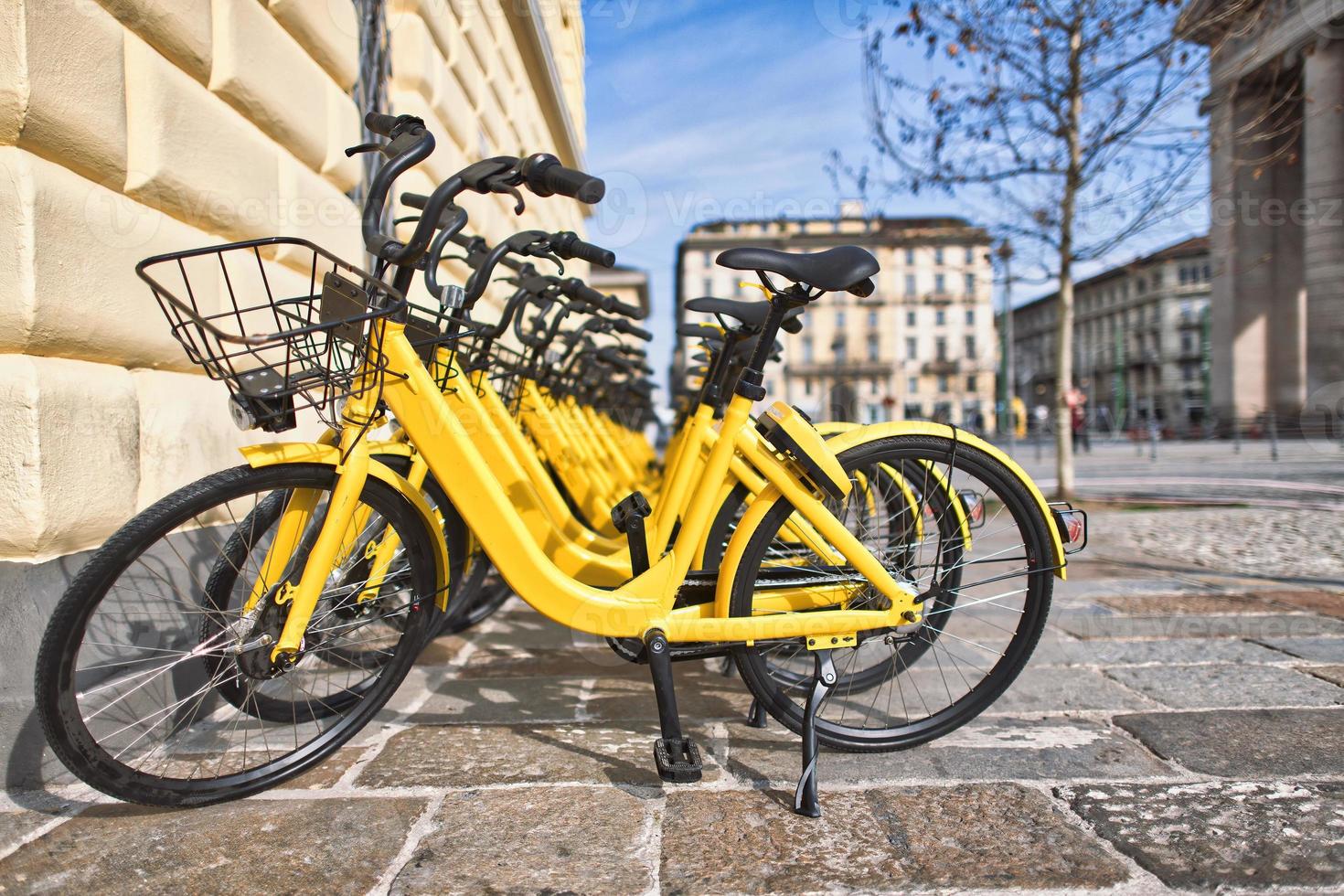 biciclette ad uso pubblico in città foto