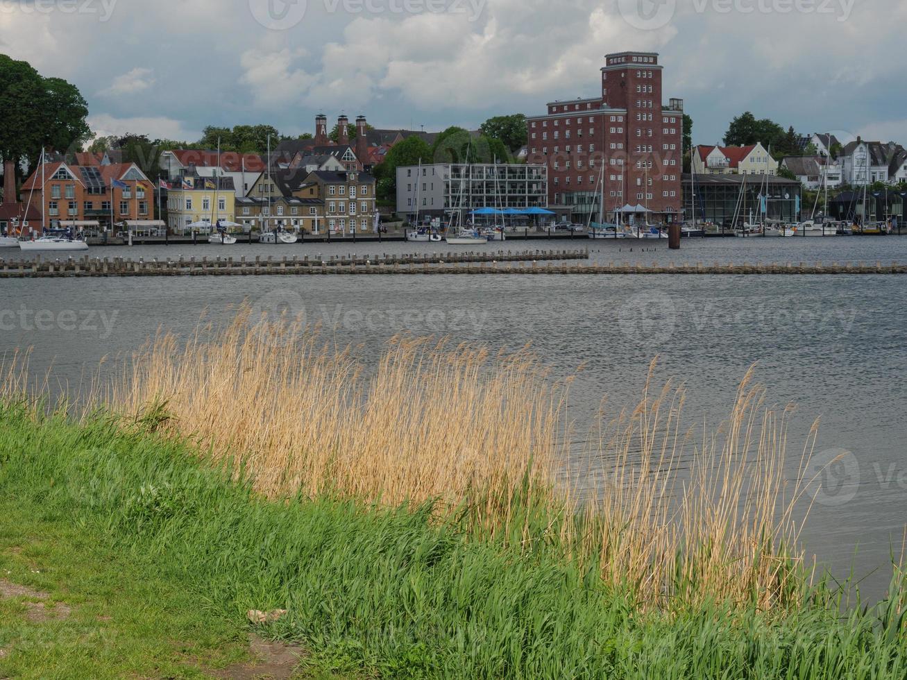 la città di Kappeln sul fiume Schlei foto