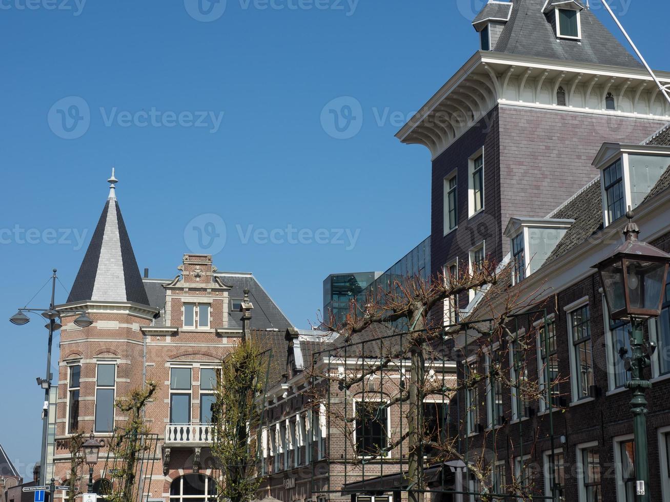 la città olandese di haarlem foto