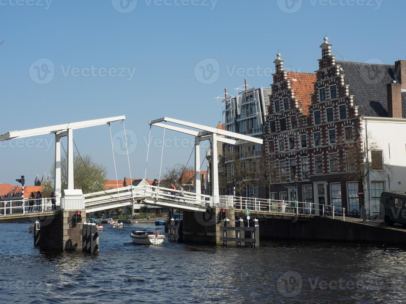 la città olandese di haarlem foto