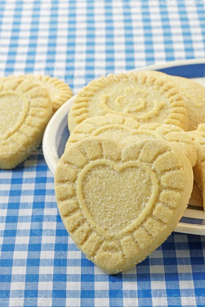 biscotti di pasta frolla a forma di cuore foto