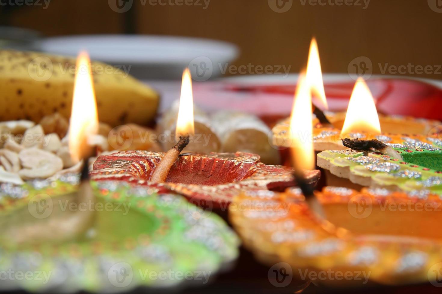 bellissimo diwali thali decorato foto