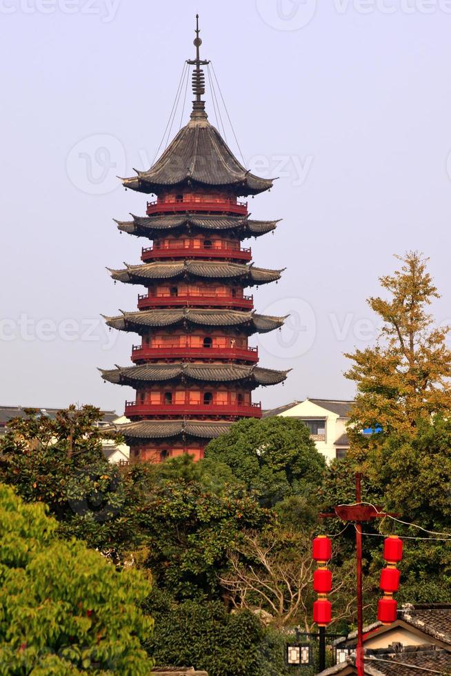 La pagoda di Ruigang risale alla dinastia Song di Suzhou China foto