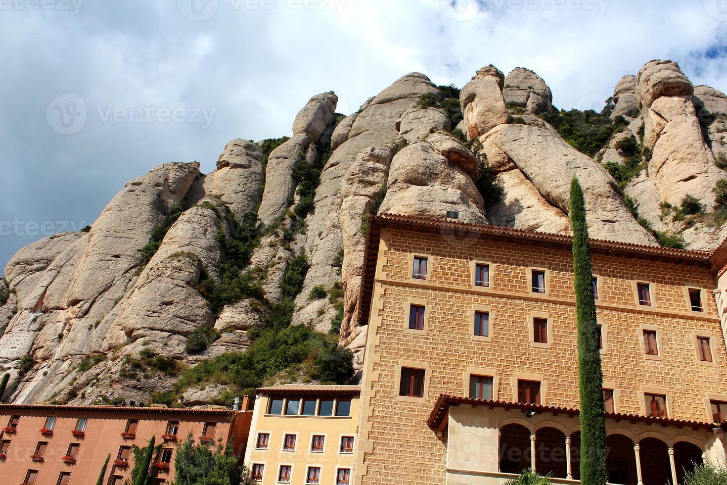 Il monastero di Montserrat è una bellissima abbazia benedettina, vicino a Barcellona, in Spagna foto