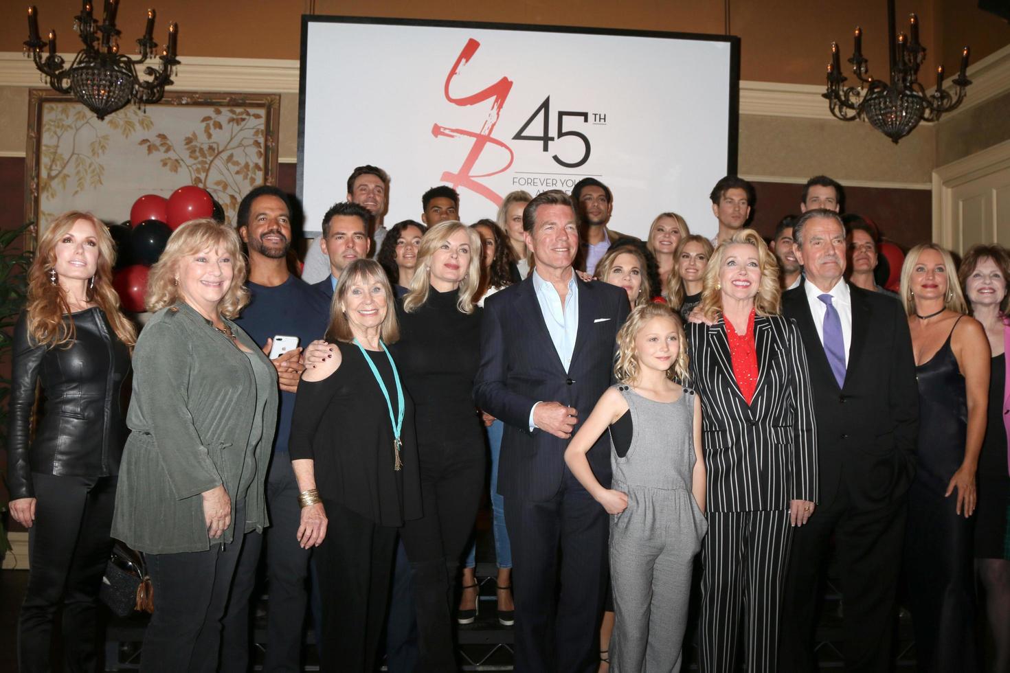 los angeles mar 26 - cast giovane e irrequieto al giovane e irrequieto celebrano il 45° anniversario alla cbs television city il 26 marzo 2018 a los angeles, ca foto