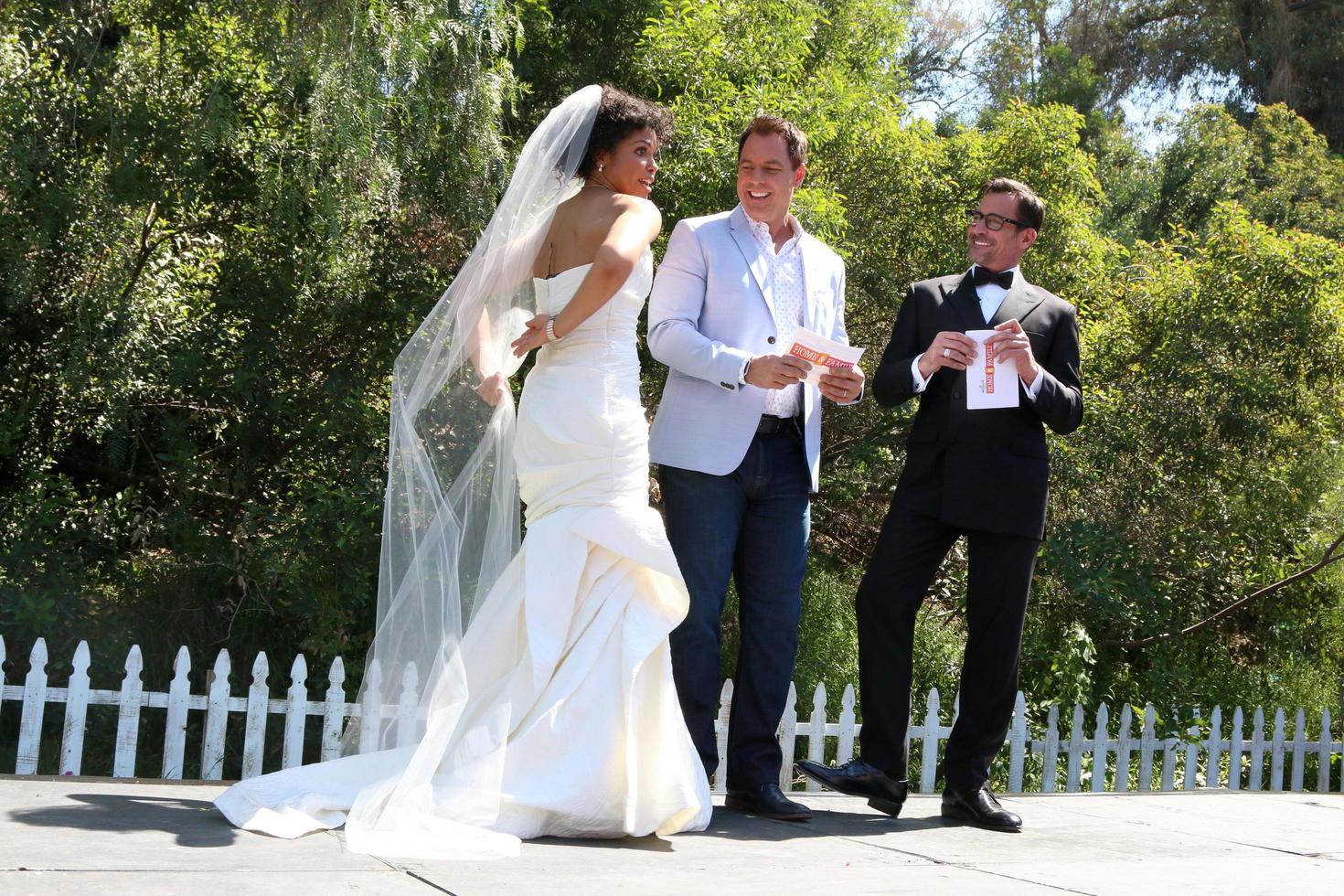 los angeles 14 aprile - karla mosley, mark steines, Lawrence zarian a casa e la famiglia celebrano i 30 anni audaci e belli degli Universal Studios il 14 aprile 2017 a los angeles, ca foto