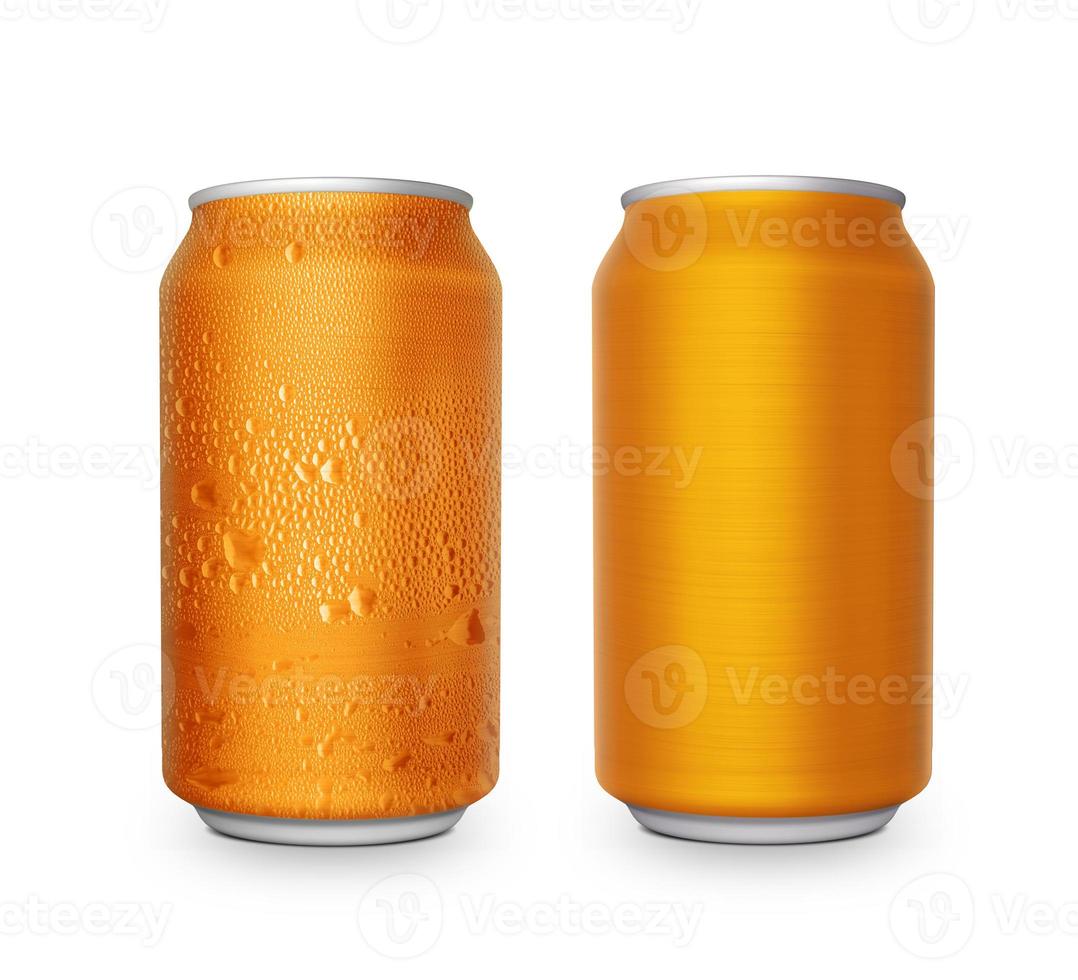 lattina di alluminio arancione isolata su sfondo bianco foto