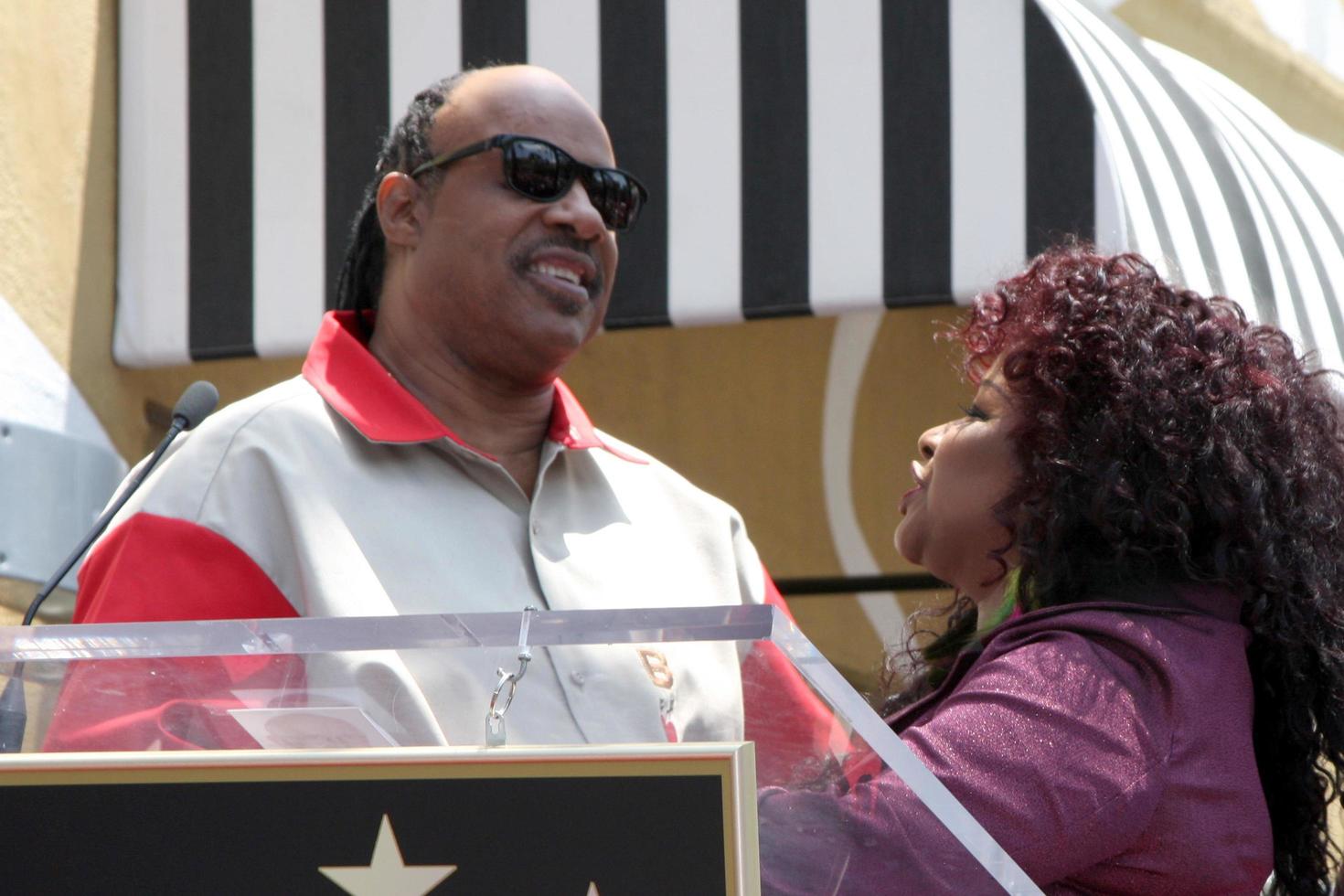 los angeles, 19 maggio - stevie wonder, chaka kahn al chaka kahn hollywood walk of fame star cerimonia a hollywood blvd il 19 maggio 2011 a los angeles, ca foto