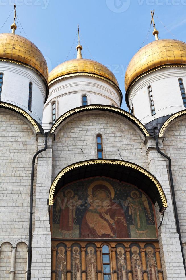 arredamento della cattedrale della Dormizione al Cremlino di Mosca foto