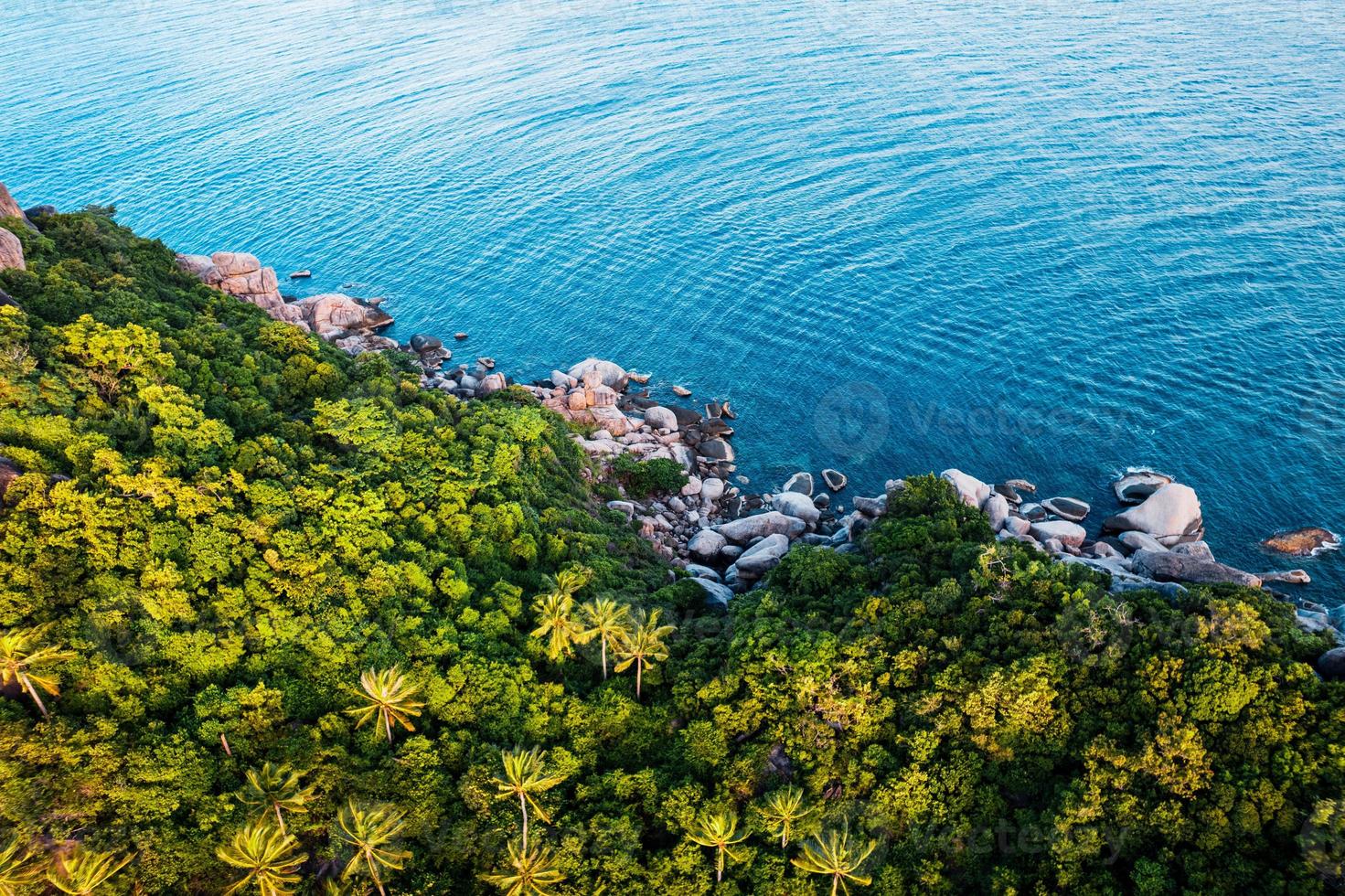 isola tropicale e modulo vista mare sopra foto