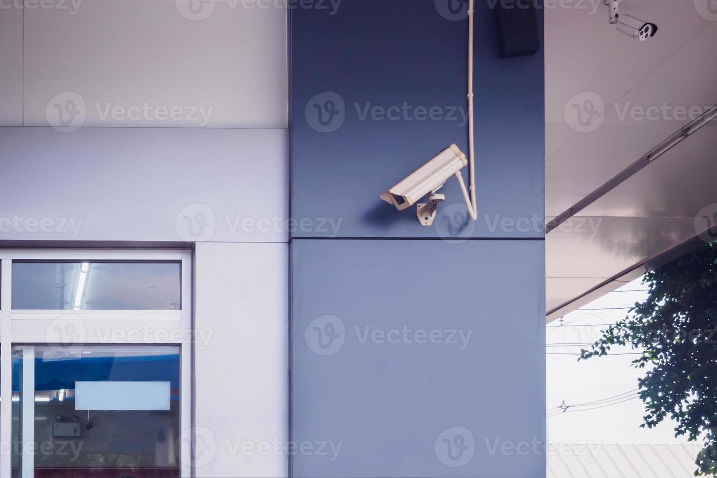 telecamera di sicurezza a circuito chiuso sul muro foto