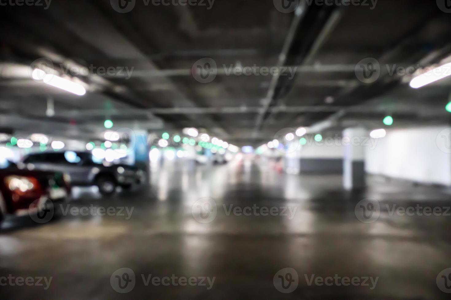 sfocatura parcheggio auto in garage sfondo astratto foto