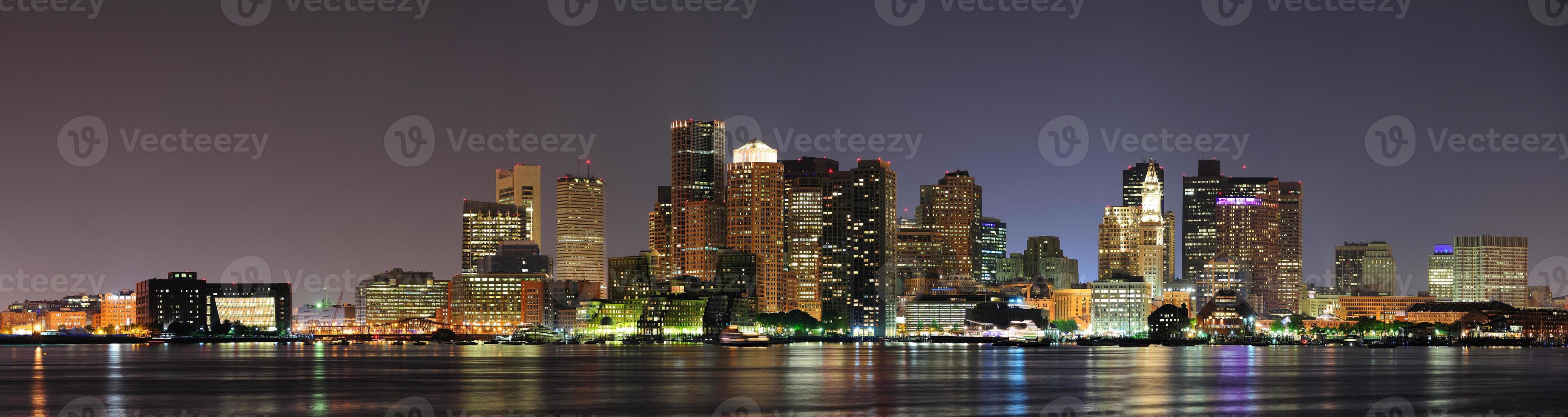panorama notturno della città urbana foto