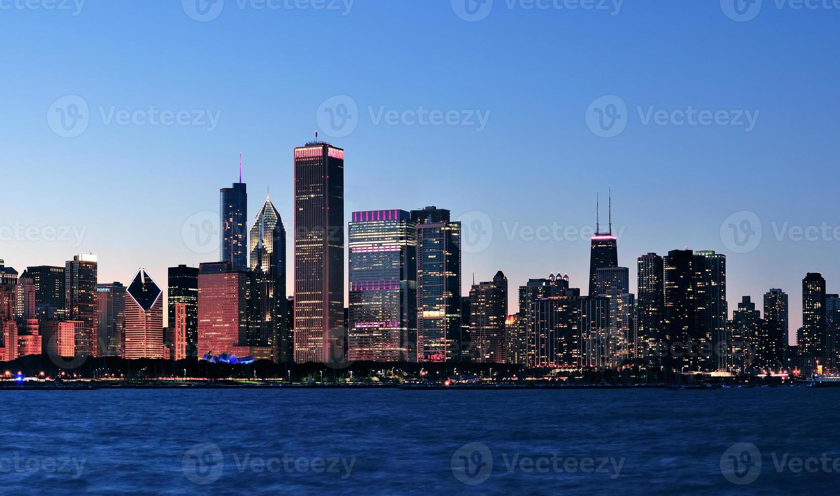 panorama notturno di Chicago foto