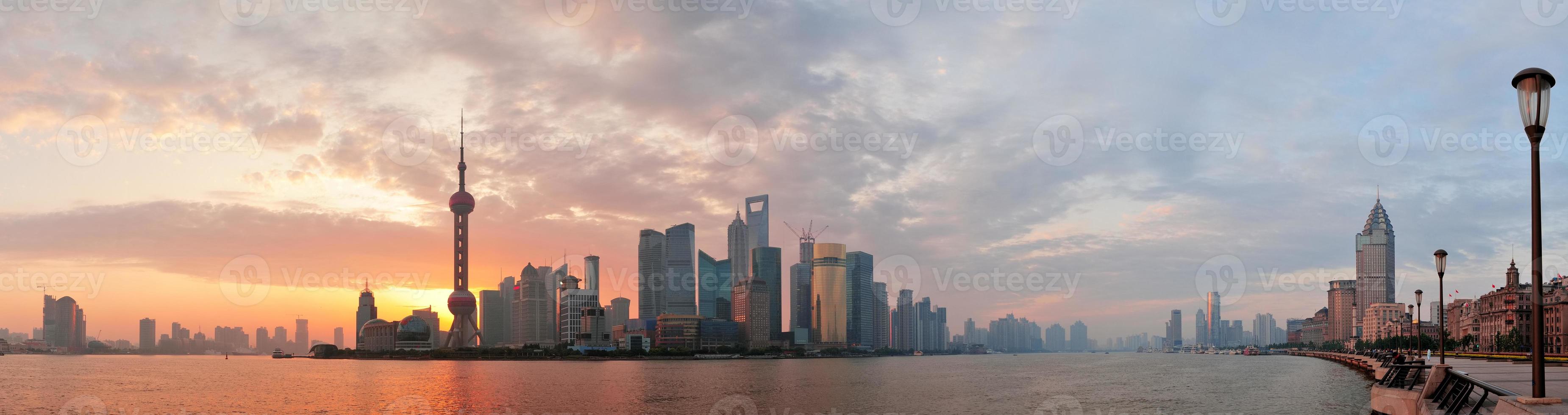 sagoma dell'orizzonte di mattina di shanghai foto