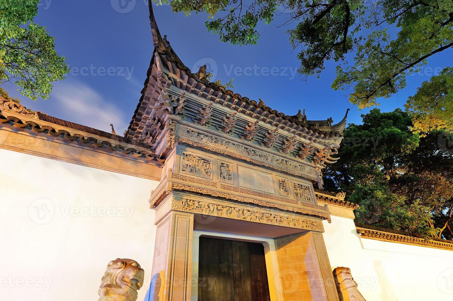 edificio della pagoda di shanghai foto