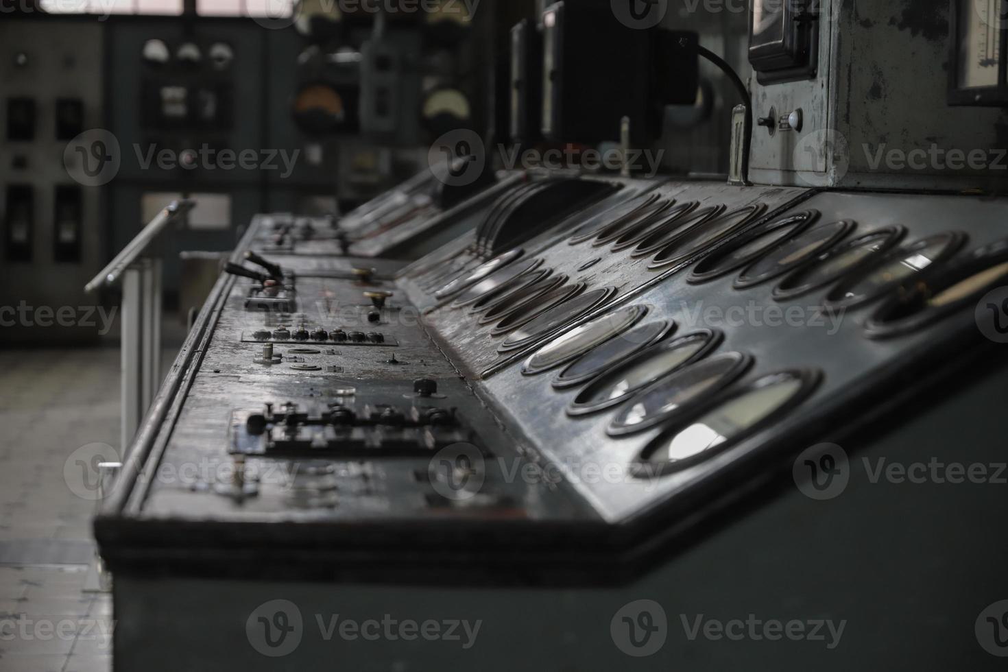 pannello di controllo di una vecchia centrale elettrica foto