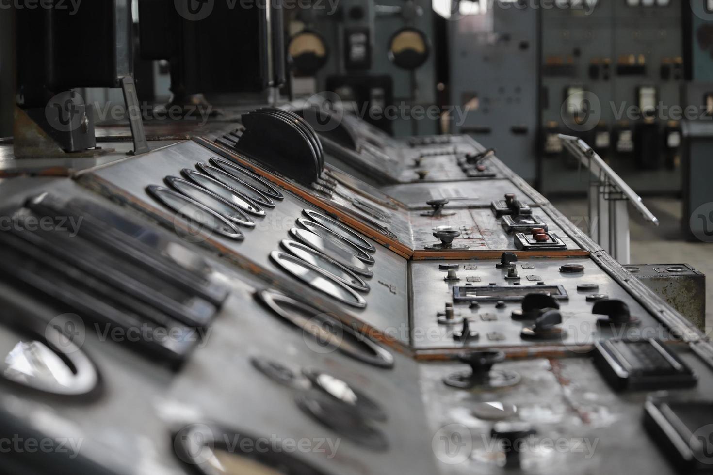 pannello di controllo di una vecchia centrale elettrica foto