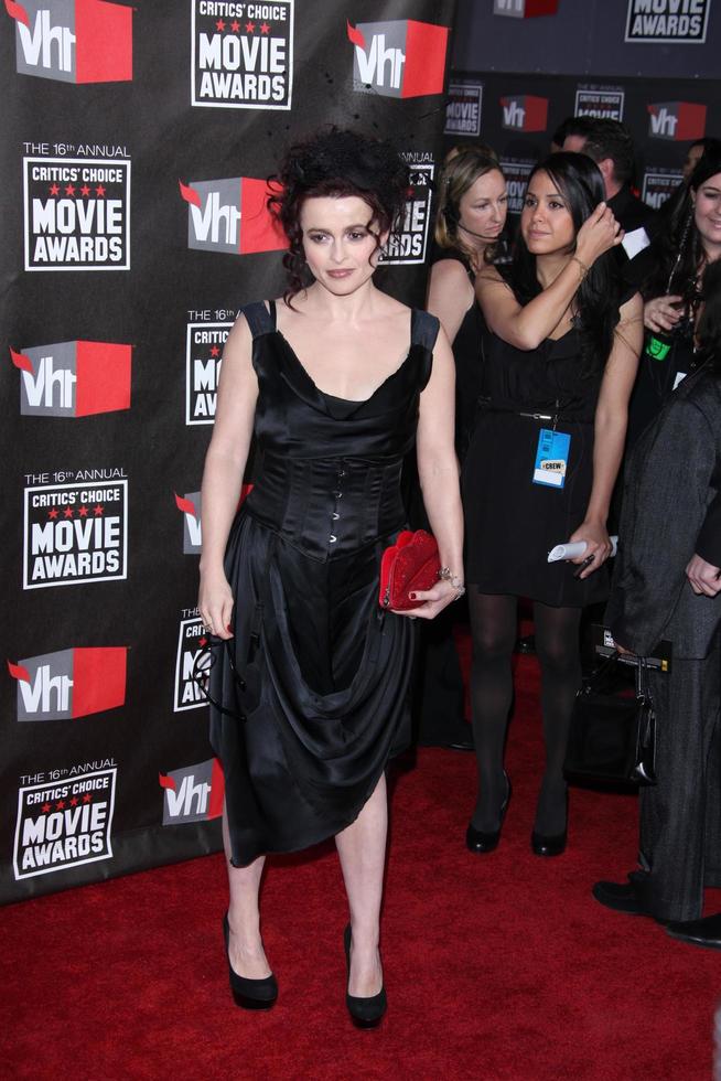 los angeles, 14 gennaio - Helena Bonham Carter arriva al 16° premio annuale dei critici cinematografici all'Hollywood Palladium il 14 gennaio 2011 a los angeles, ca foto