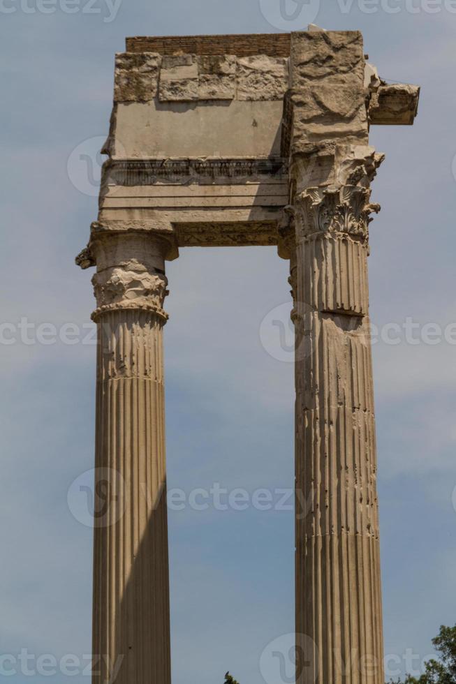 rovine del teatro di marcello, roma - italia foto