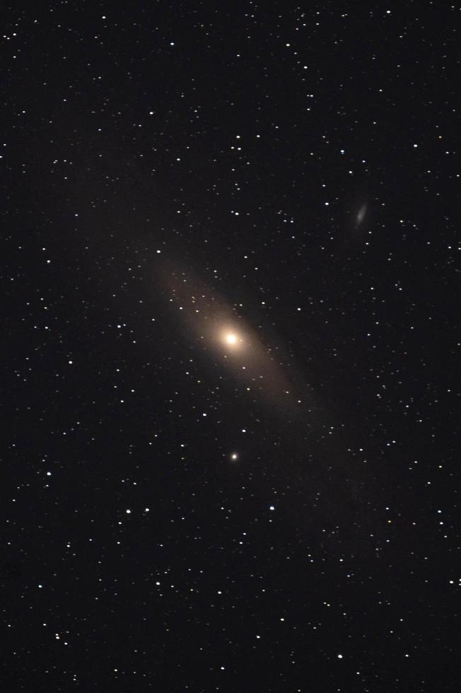 andromeda nel cielo notturno foto