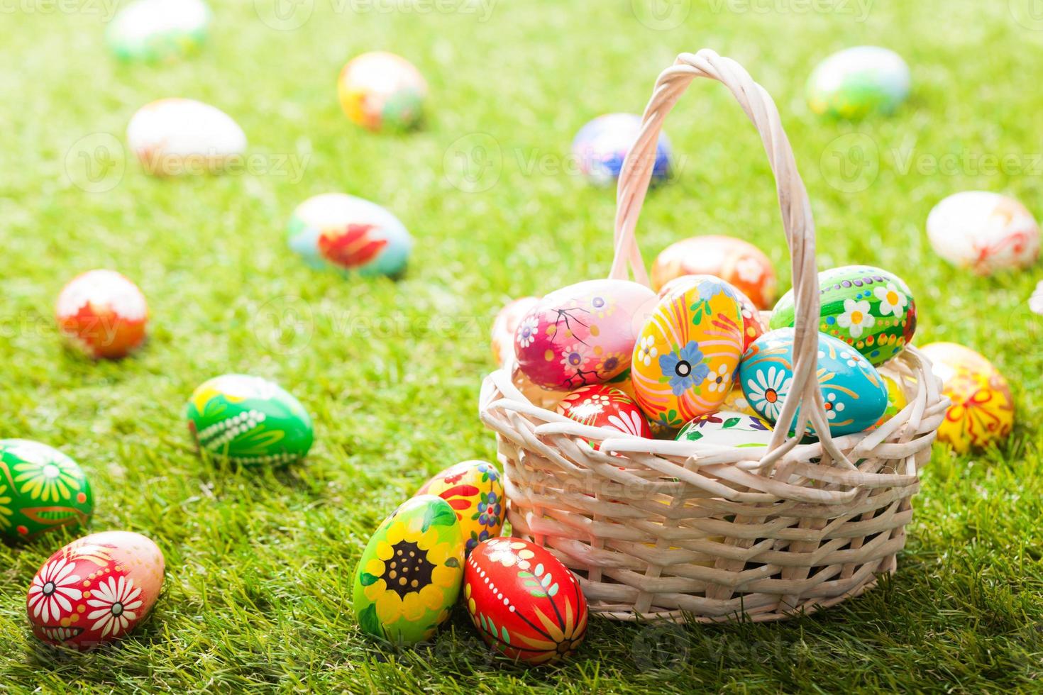 Cestino con Uova di Pasqua Decorazione Dipinto mano