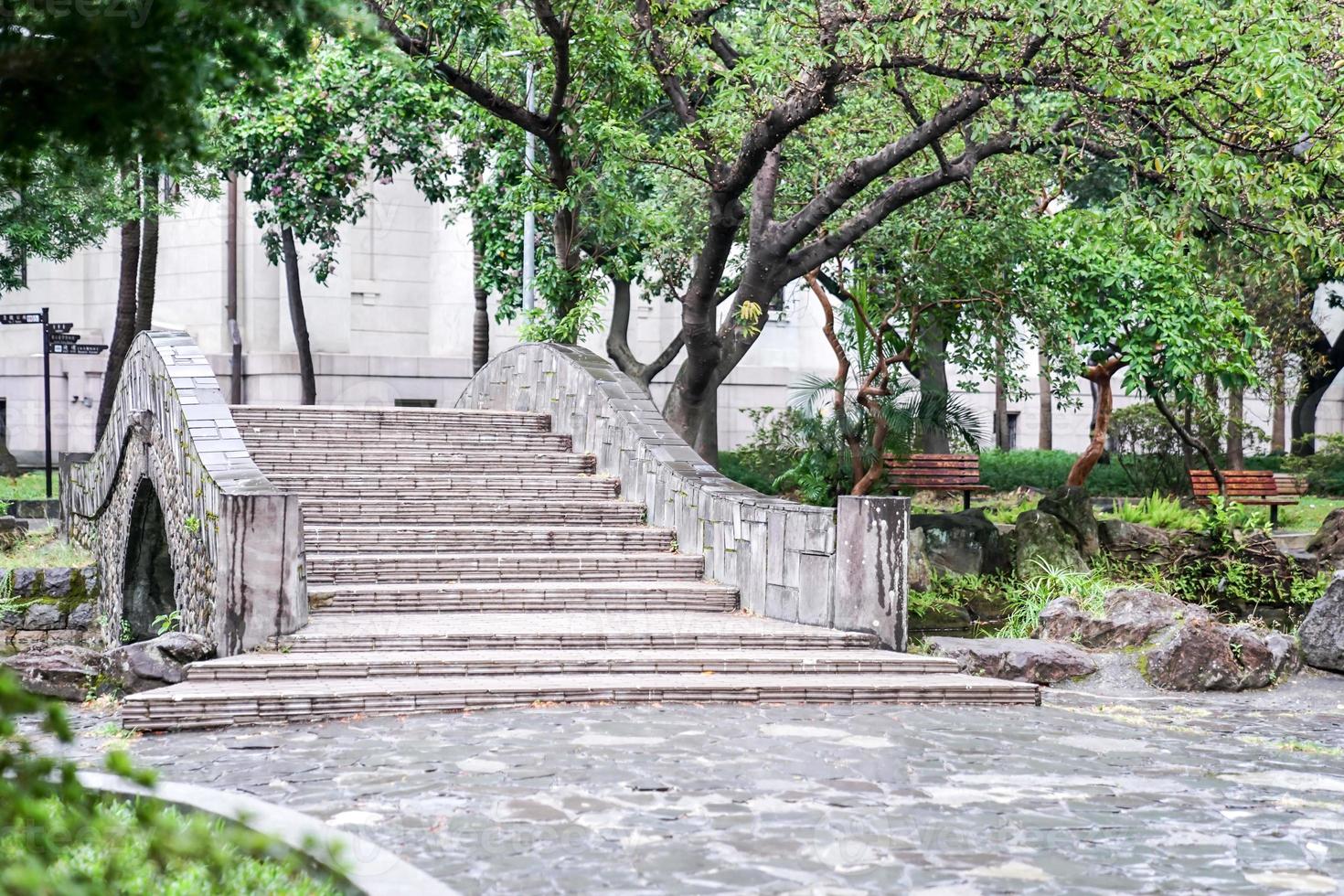 ponte di roccia in stile taiwan., taipei, taiwan. foto