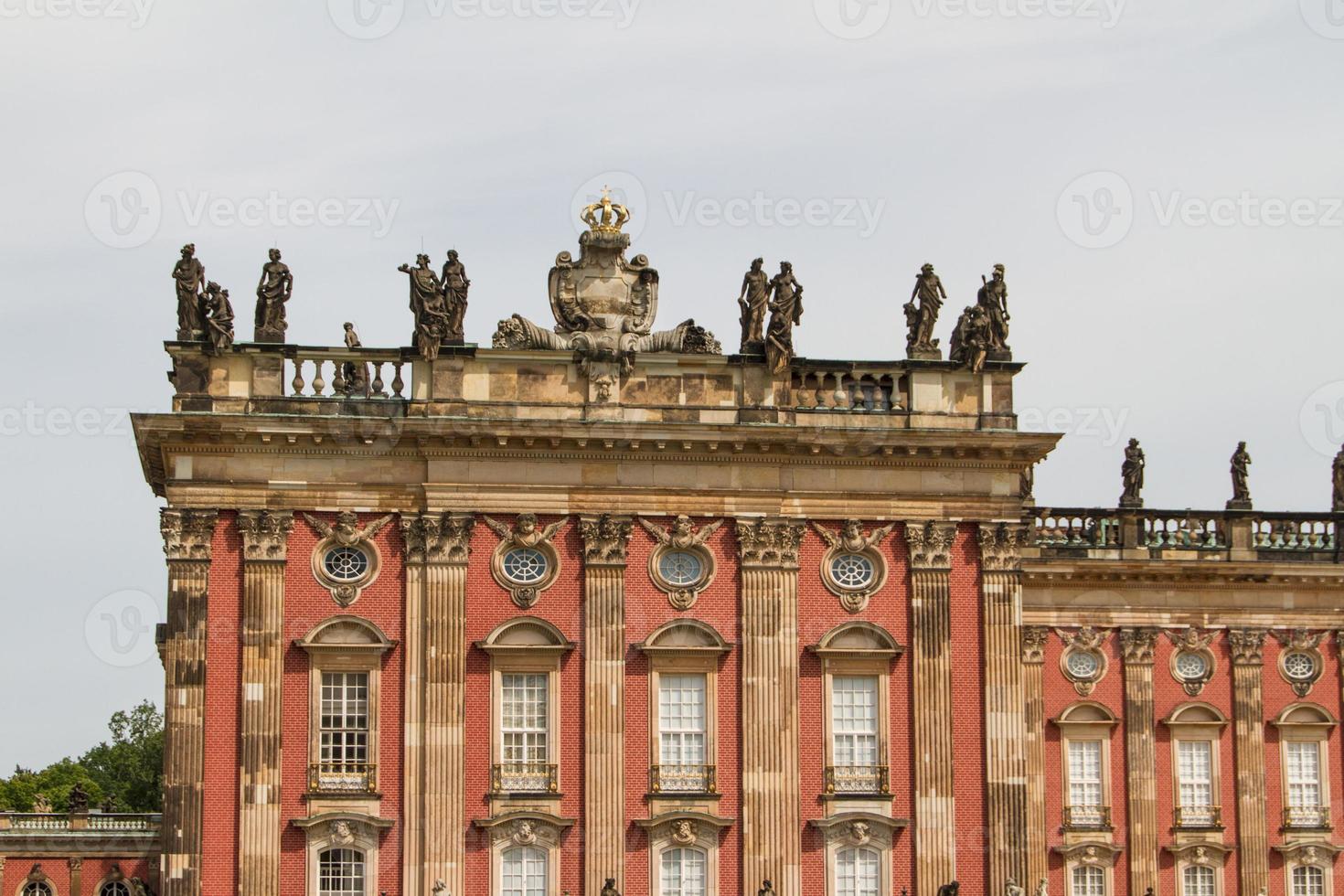 il nuovo palazzo del parco reale di sanssouci a potsdam, in germania foto