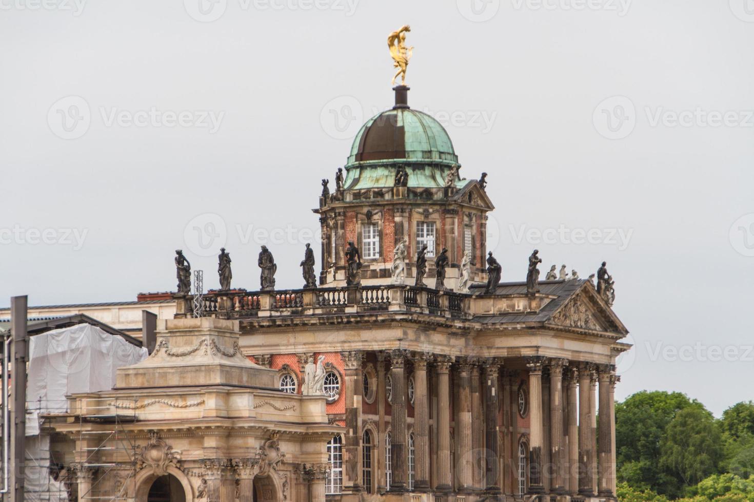 uno degli edifici universitari di Potsdam foto