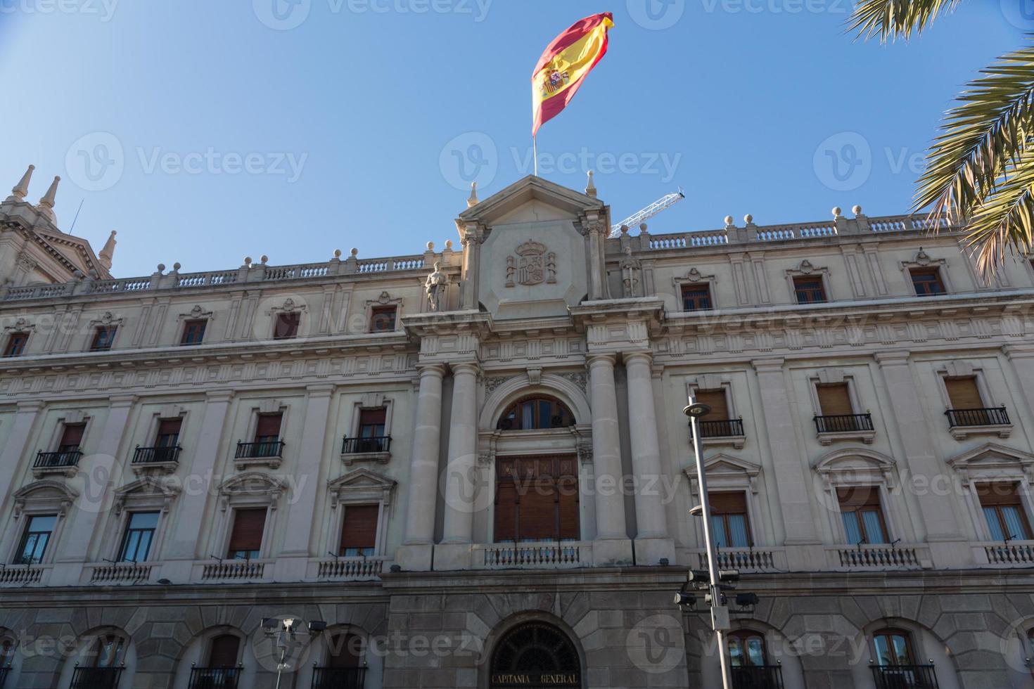 facciate di edifici di grande interesse architettonico nella città di barcellona - spagna foto