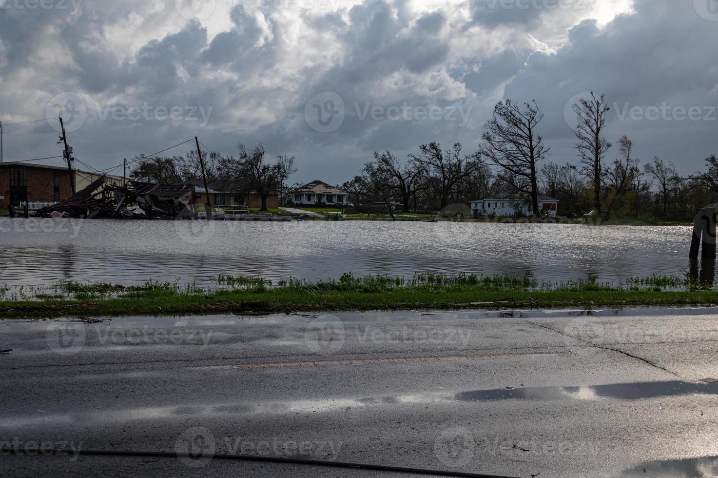 vista del bayou dopo l'uragano ida foto