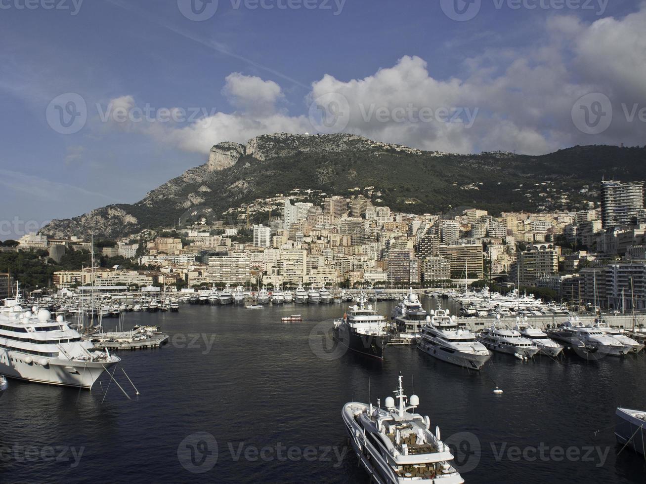 monaco al mar mediterraneo foto