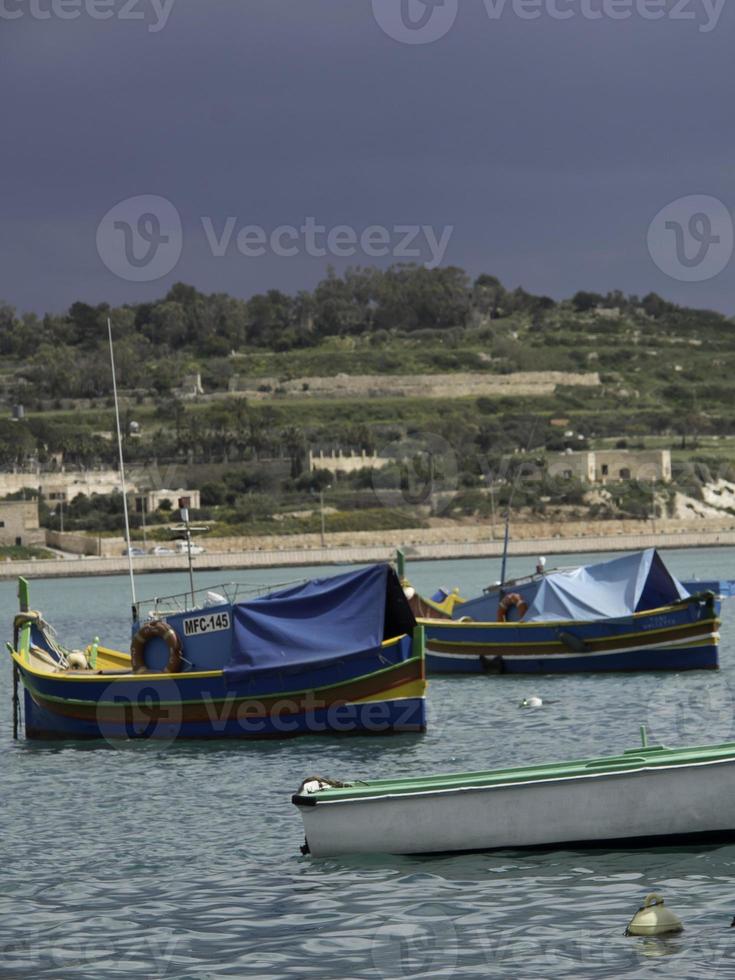 porto di marsaxlokk sull'isola di malta foto