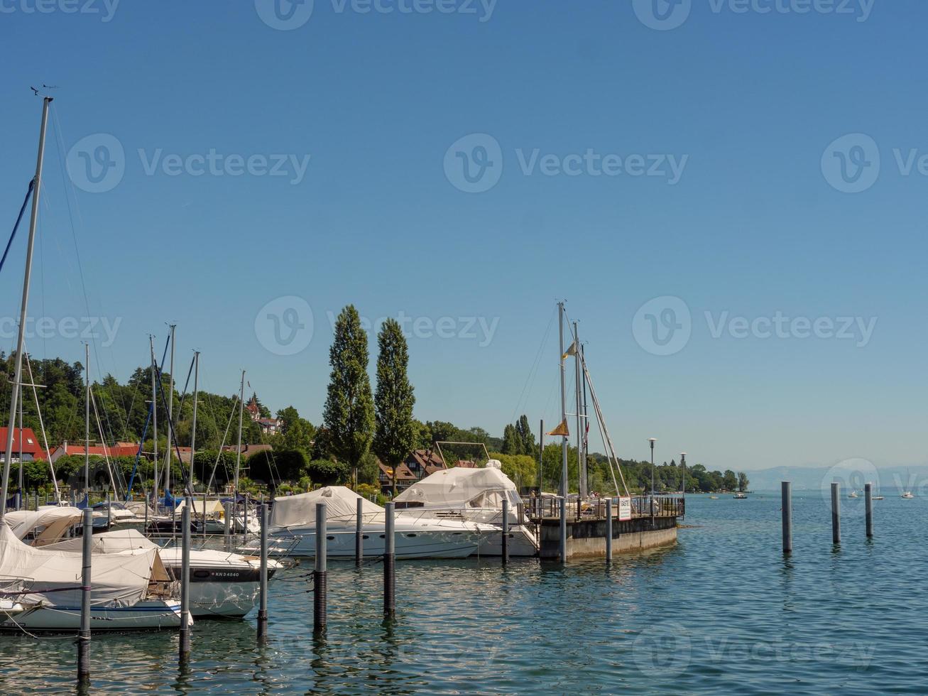 meersburg sul lago di costanza in germania foto